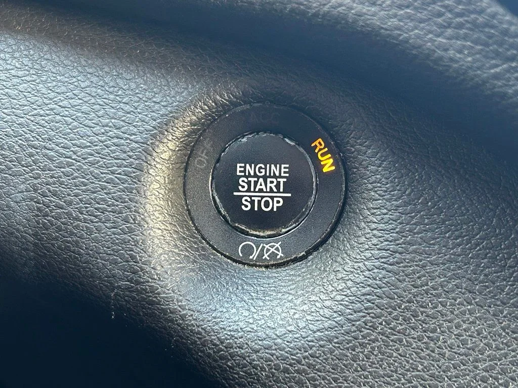 Used 2019 Black Jeep Limited image 39