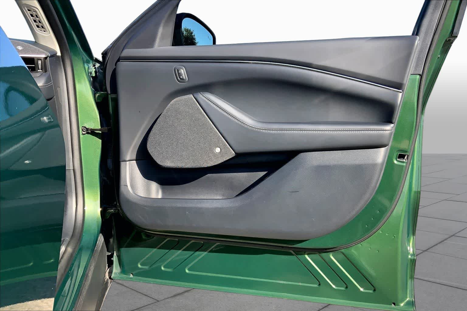 Used 2024 Eruption Green Metallic Ford Premium image 22