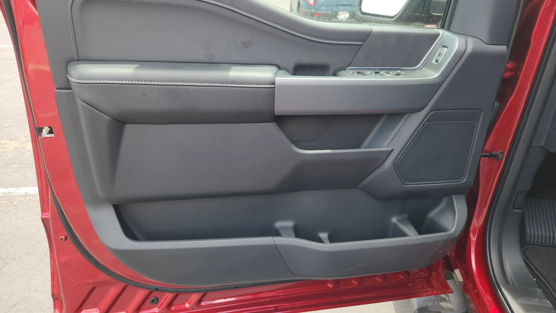 New 2026 Ruby Red Metallic Tinted Clearcoat Ford XLT image 23