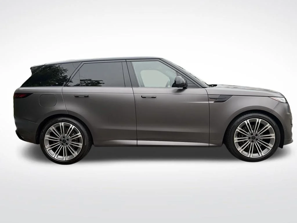 Used 2026 Gray Land Rover Dynamic SE image 4