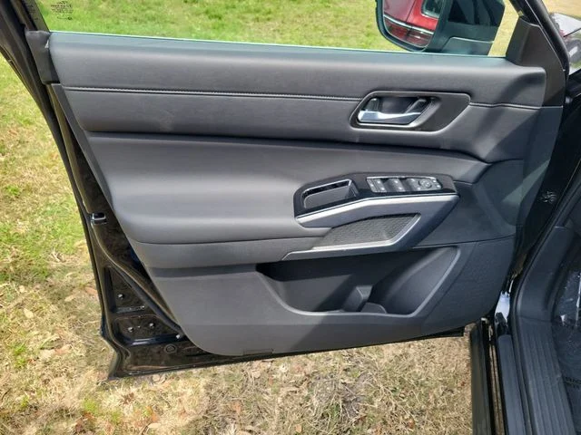 New 2026 Black Nissan SL image 5