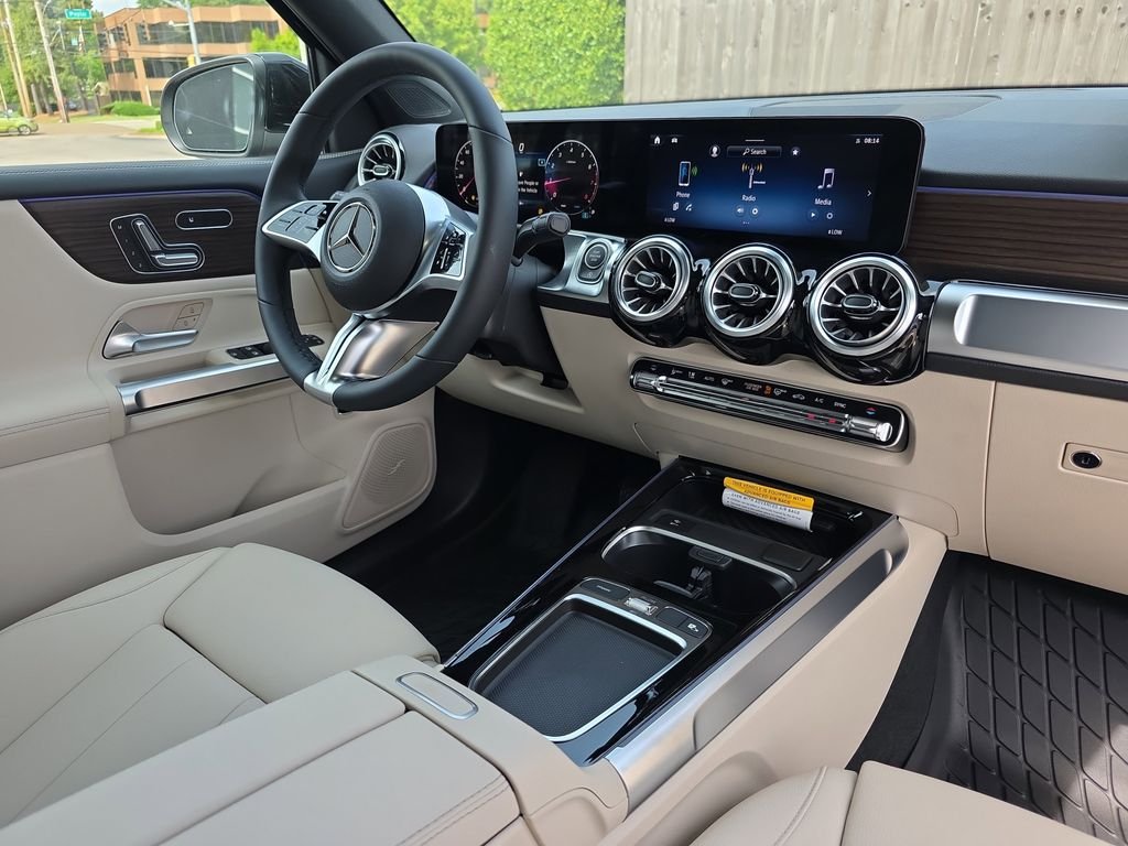 New 2026 Black Mercedes-Benz GLB 250 image 18