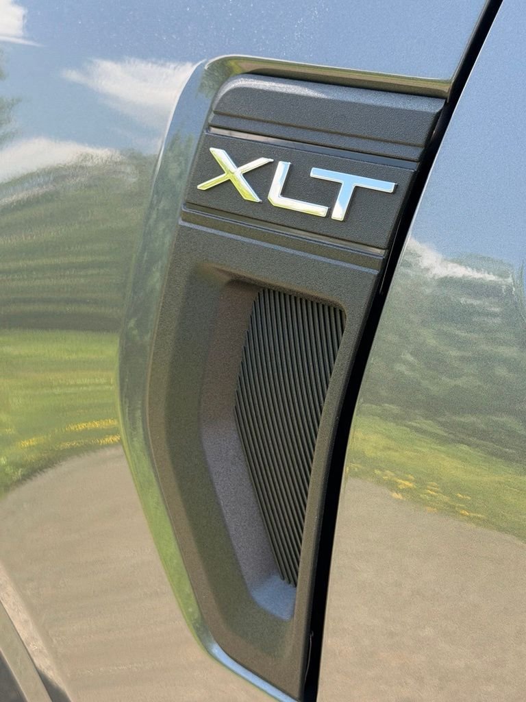 New 2026 Carbonized Gray Metallic Ford XLT image 20