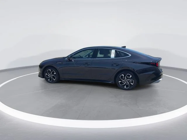 Used 2025 Blue Hyundai SEL image 6