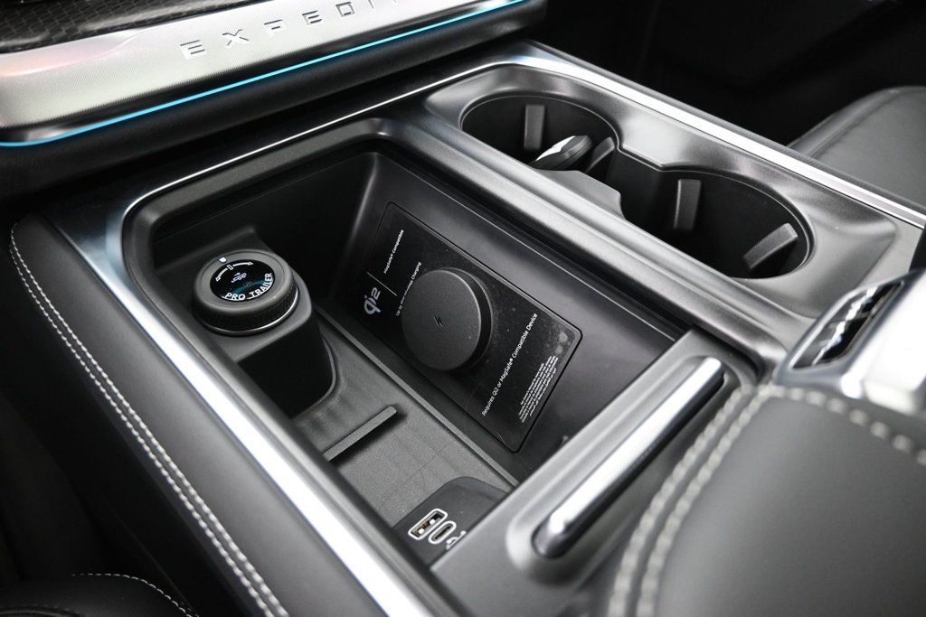 New 2027 Agate Black Metallic Ford Platinum image 18