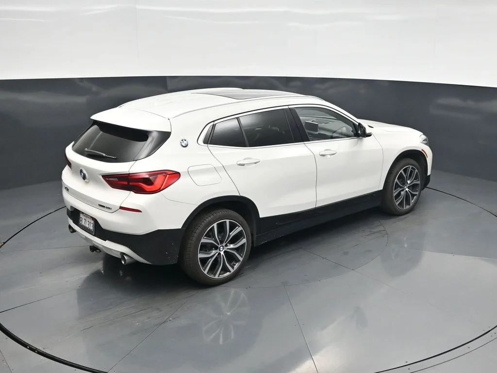 Used 2020 White BMW sDrive28i image 44