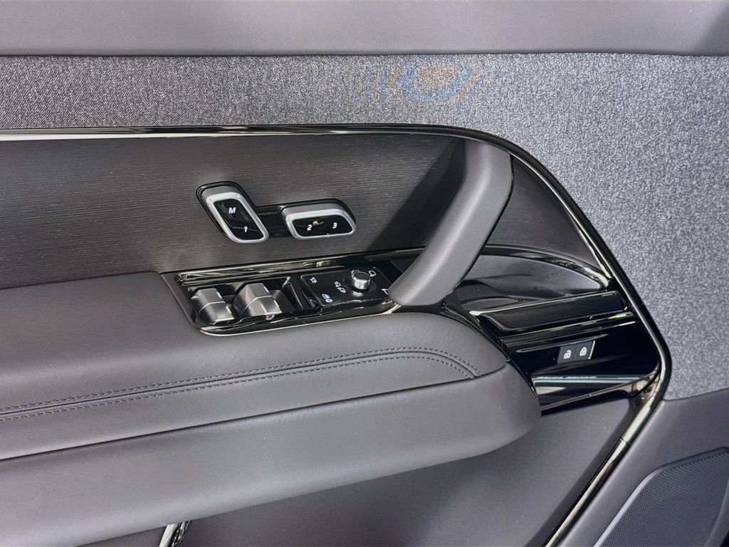 New 2026 Santorini Black Land Rover Dynamic SE image 23