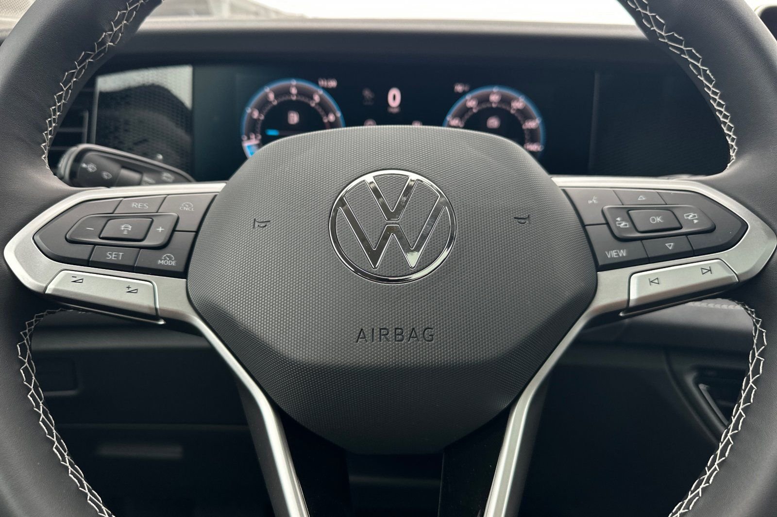 New 2026 Deep Black Pearl Volkswagen 2.0T SE image 23