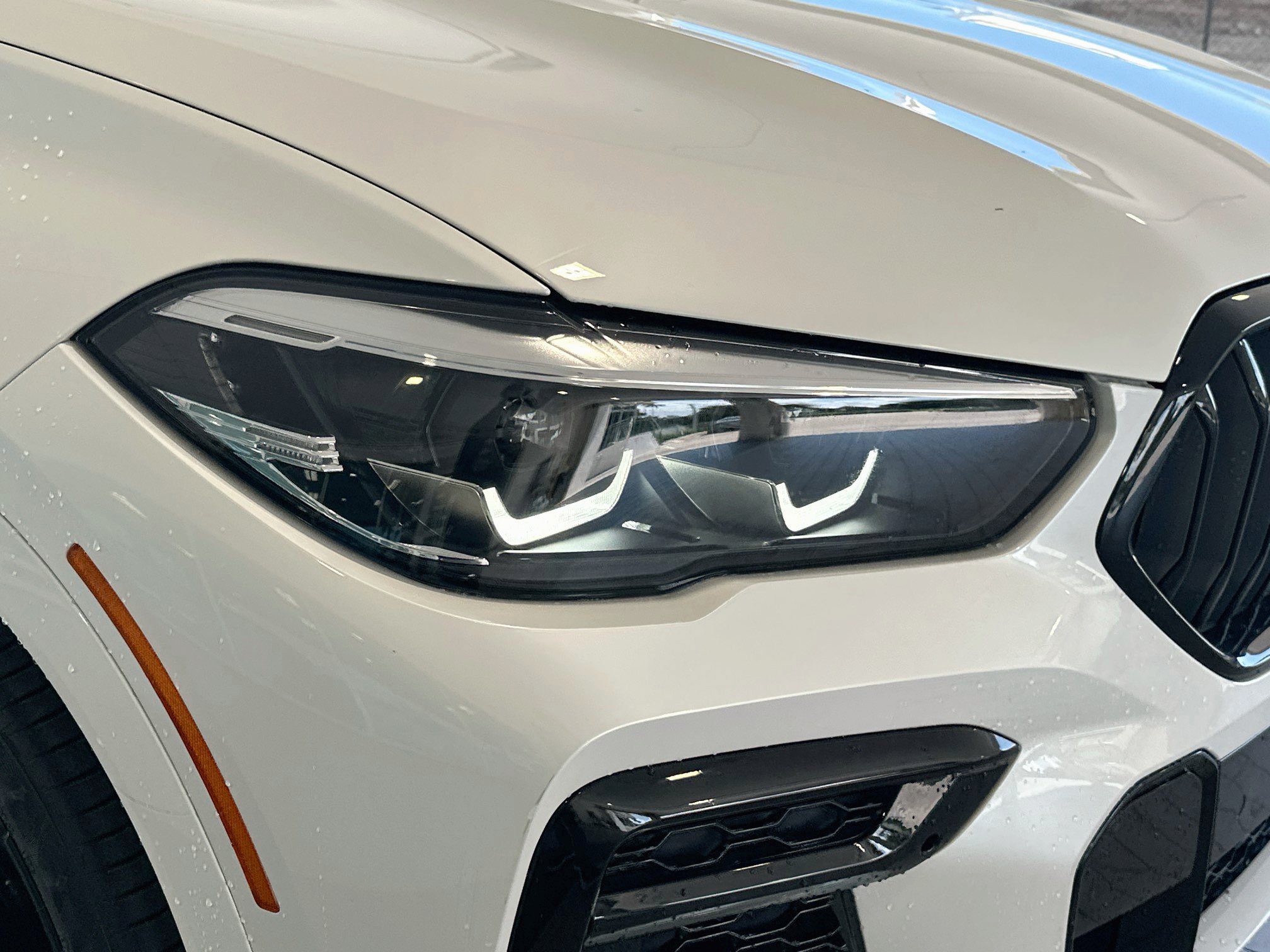 Certified Used 2023 Mineral White Metallic BMW xDrive40i image 25