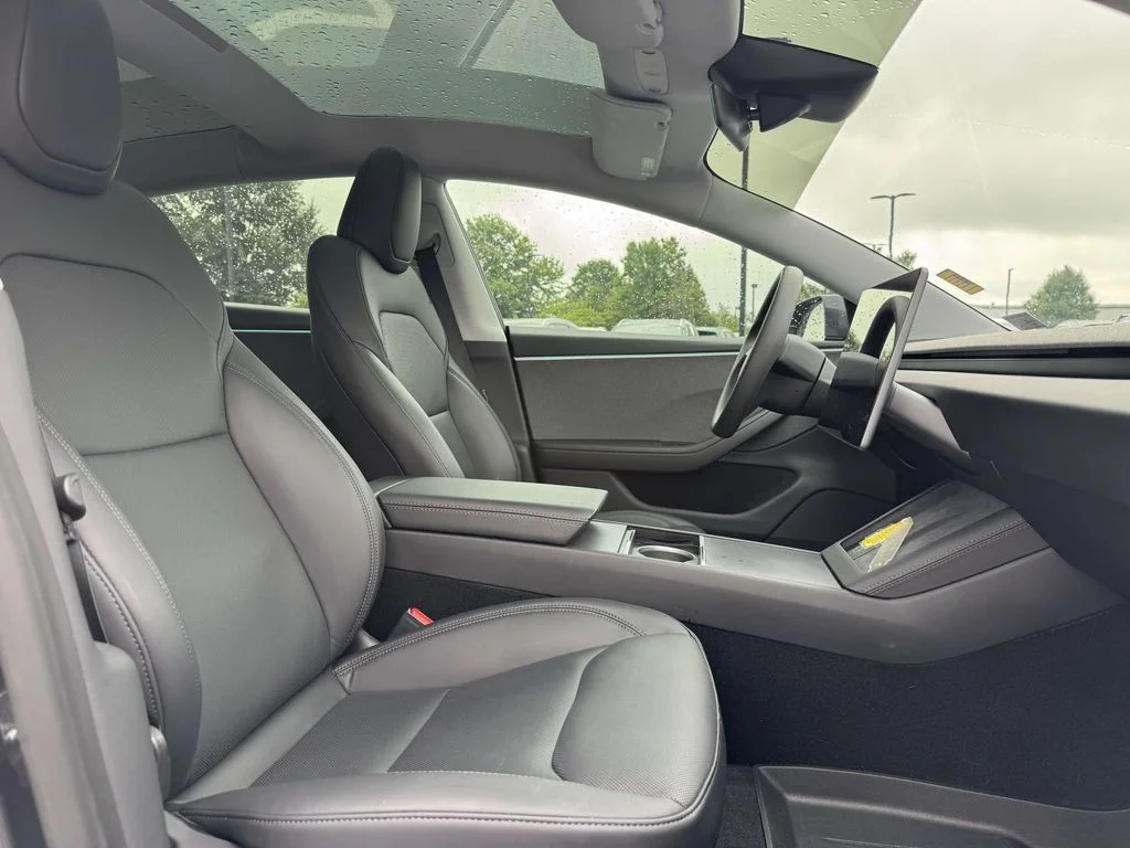 2025 Tesla Model 3 Long Range - Photo 13