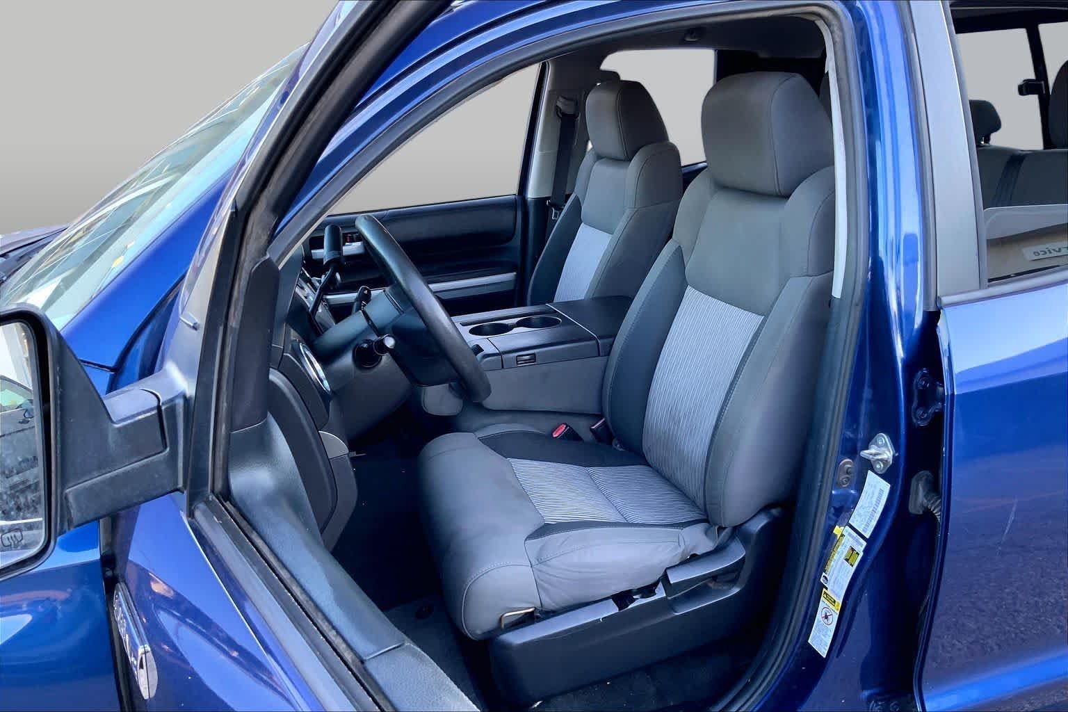 Used 2015 Blue Ribbon Metallic Toyota SR5 image 7