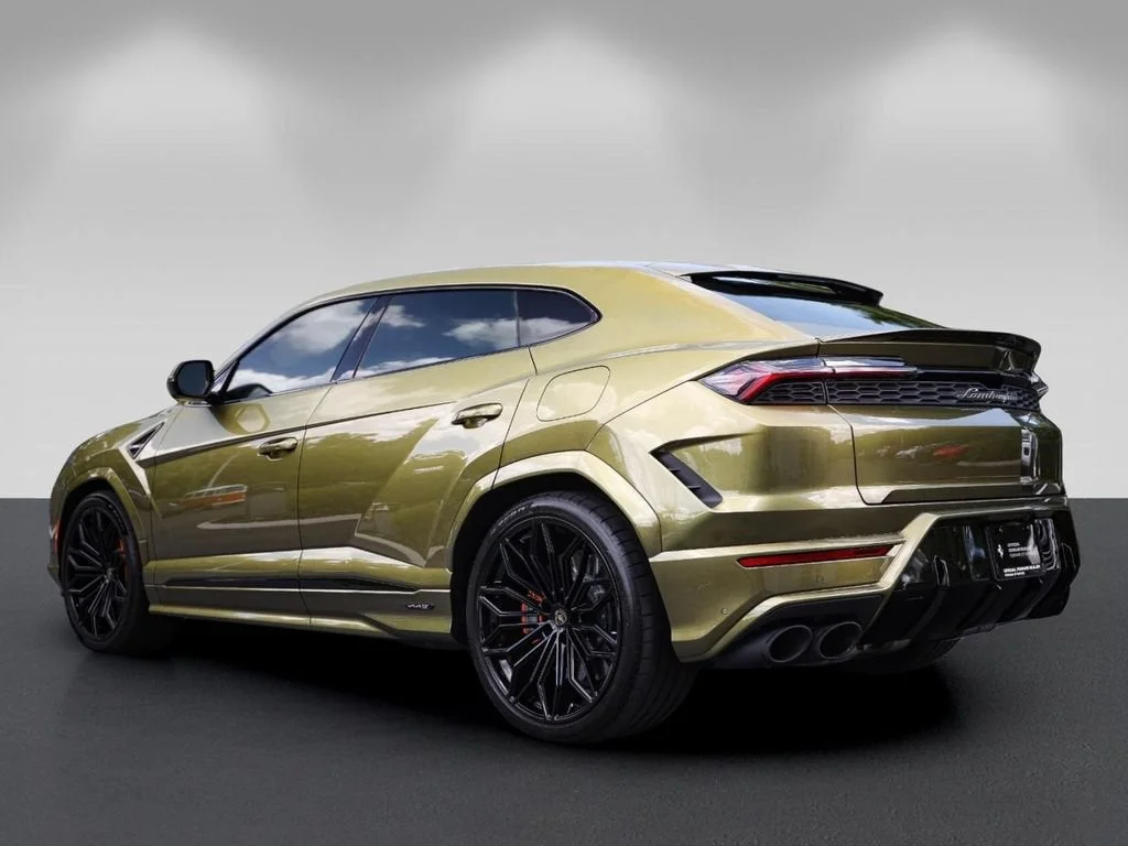 Used 2026 Verde Gea Lucido Metallic Lamborghini SE image 5