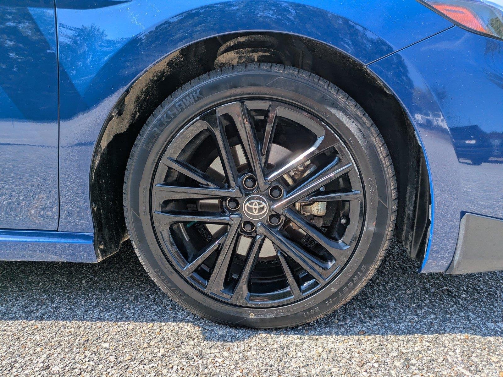 Used 2025  Toyota SE image 11