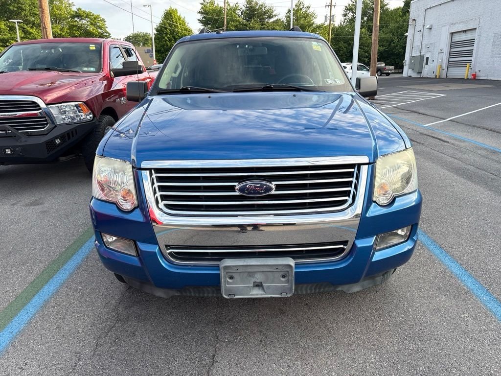 Used 2010 Blue Ford XLT image 2