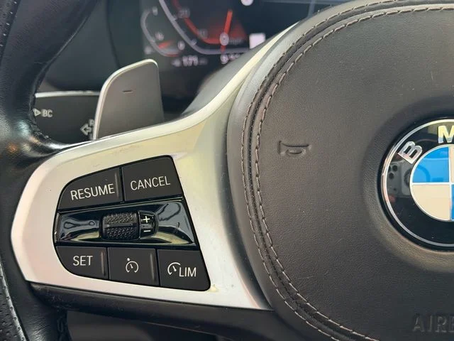 Used 2022 White BMW xDrive40i image 20