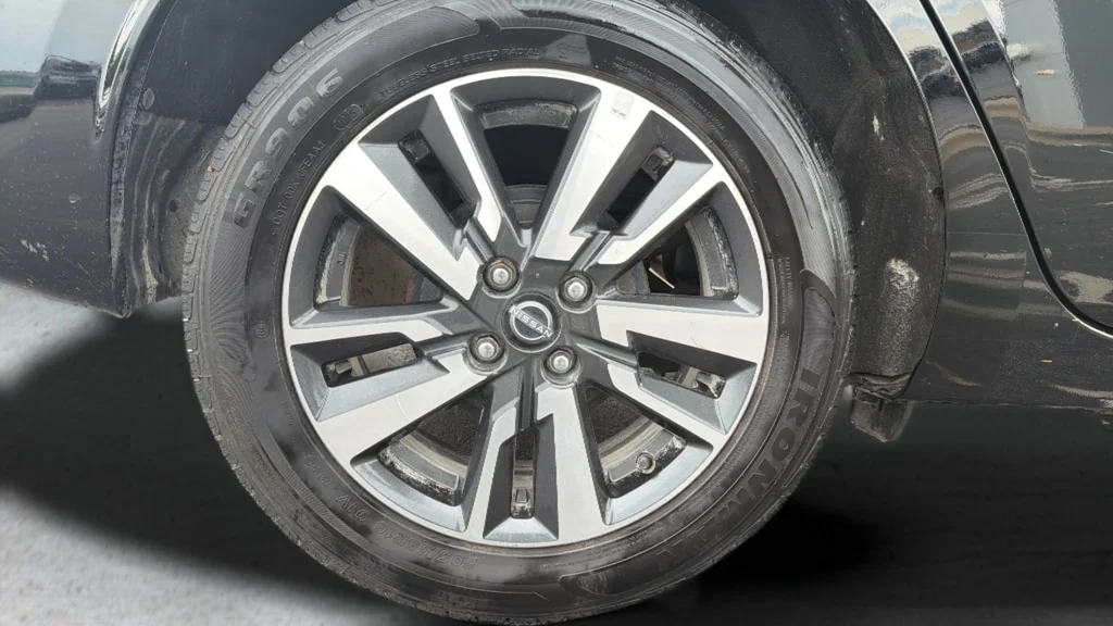 Used 2024 Super Black Metallic Nissan 1.6 SV image 13