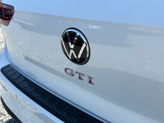 New 2026 Opal White Pearl Volkswagen SE image 10
