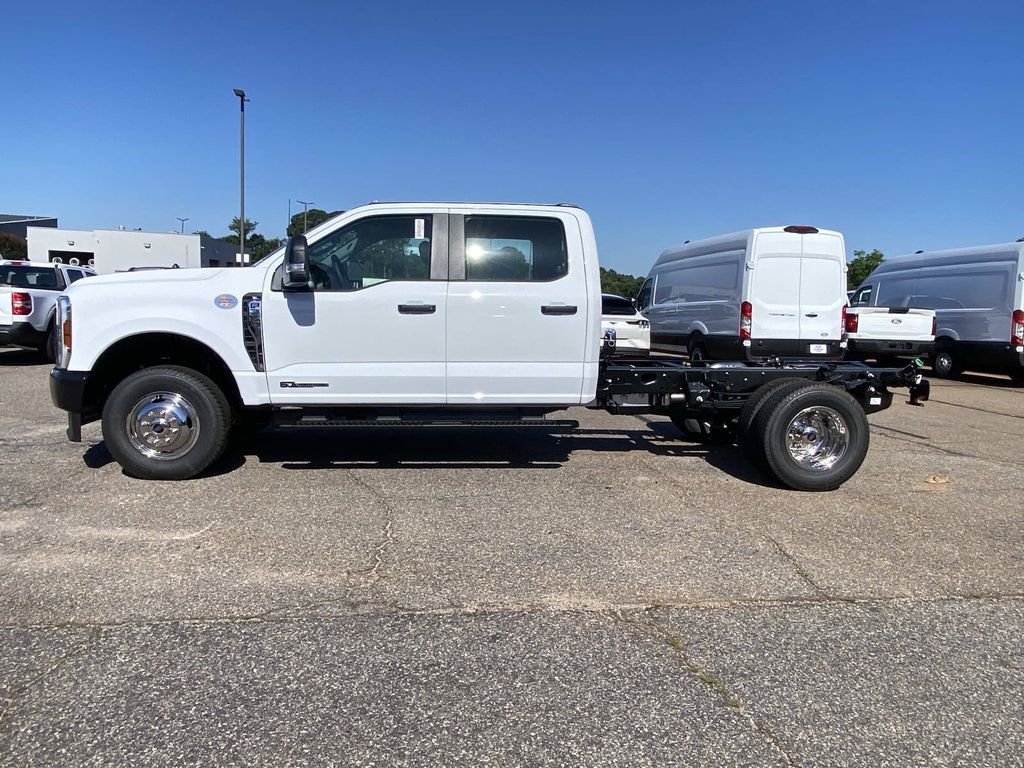 New 2026 White Ford F350 4X4 CRW CC image 5