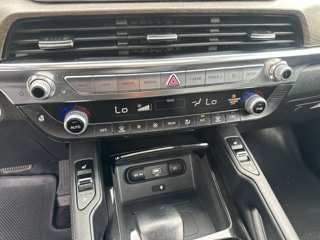 Used 2020 White Kia EX image 17