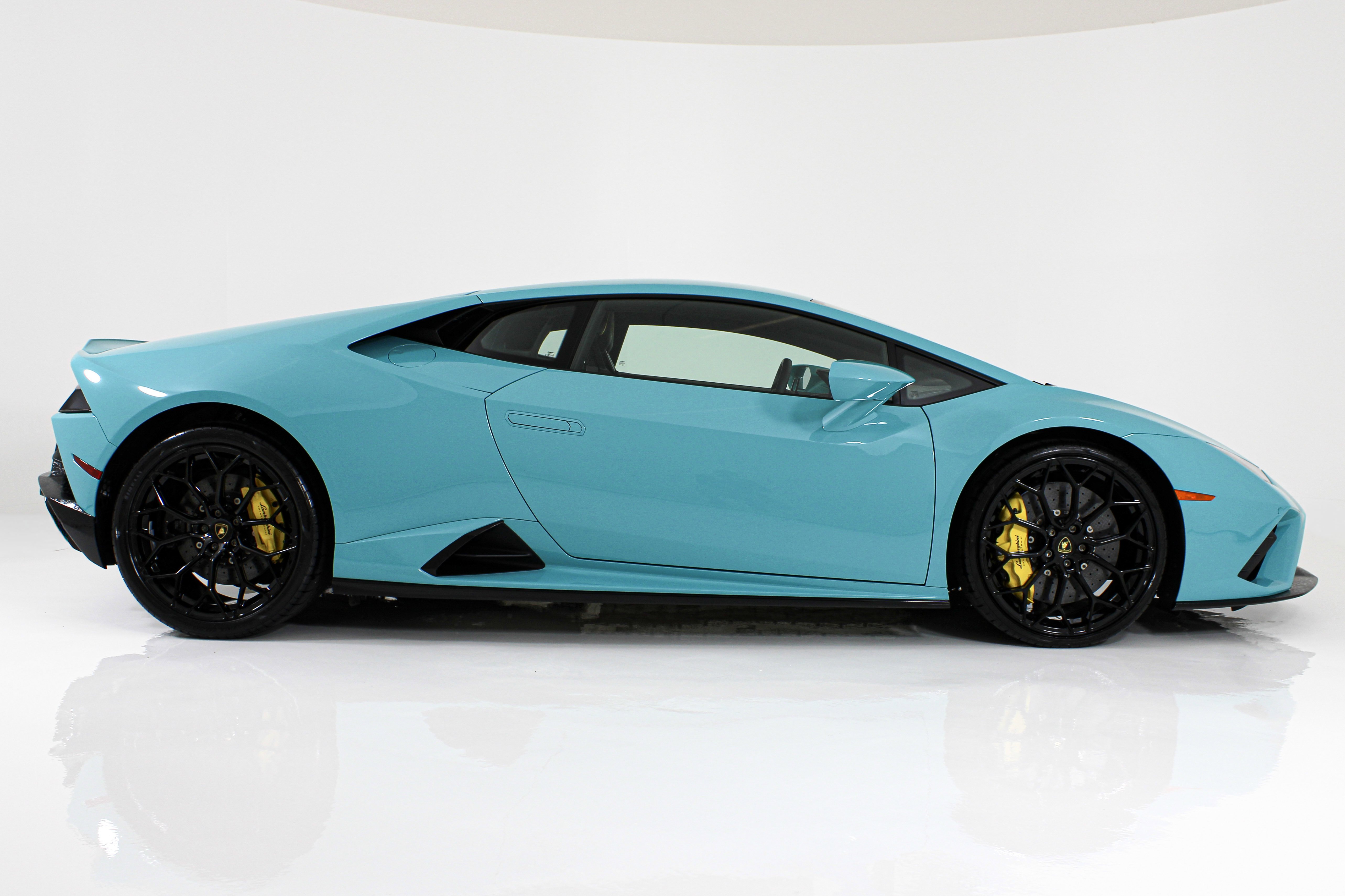 Used 2021 Blue Lamborghini  image 6
