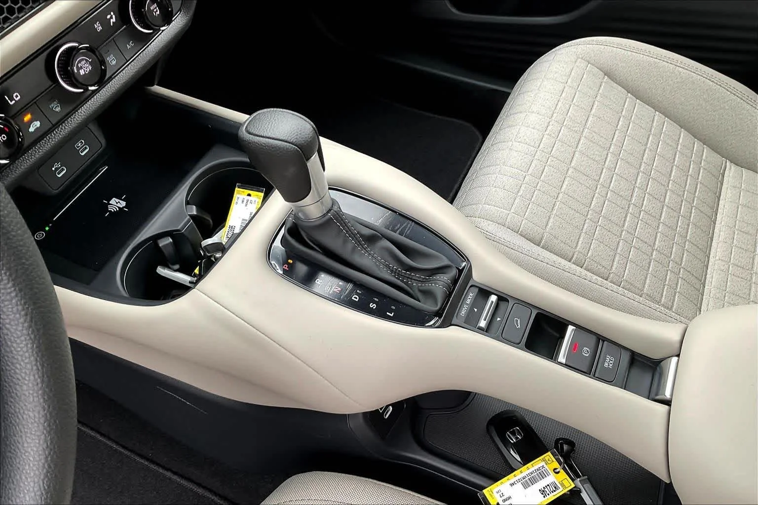New 2027 Platinum White Pearl Honda LX image 7
