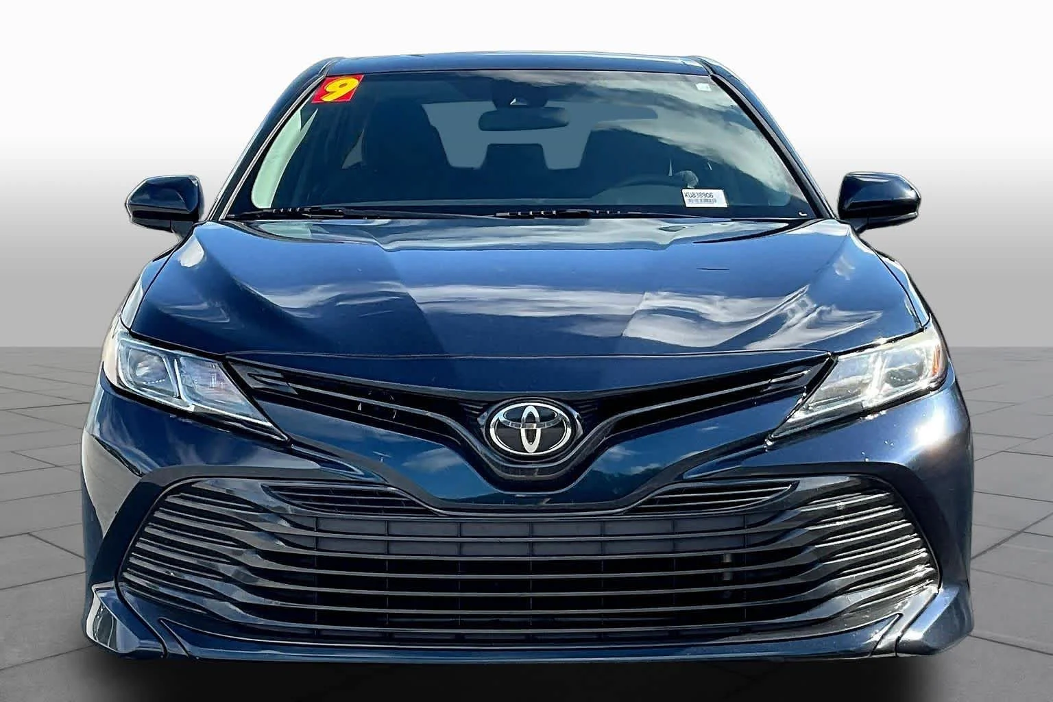 Used 2019 Galactic Aqua Mica Toyota L image 4