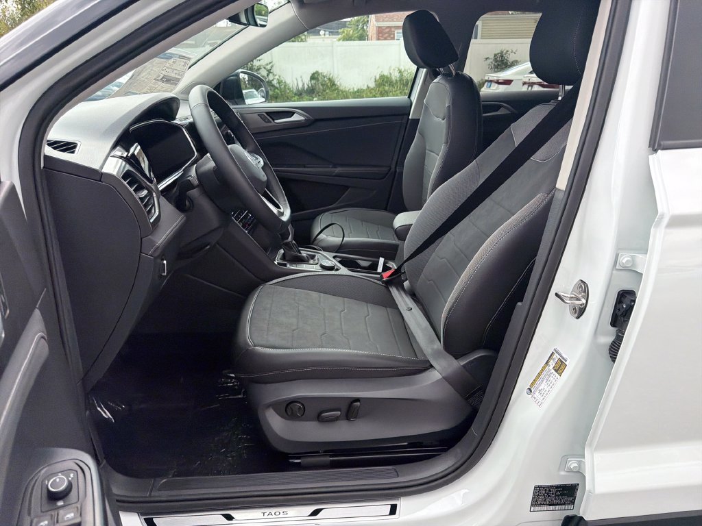 New 2027  Volkswagen 1.5T SE Black image 9