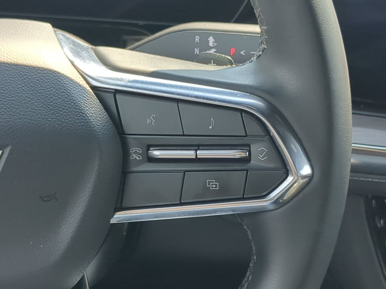 2025 Chevrolet Suburban Z71 - Photo 25