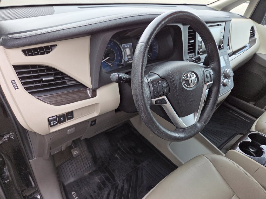 Used 2020 Black Toyota XLE Premium image 18