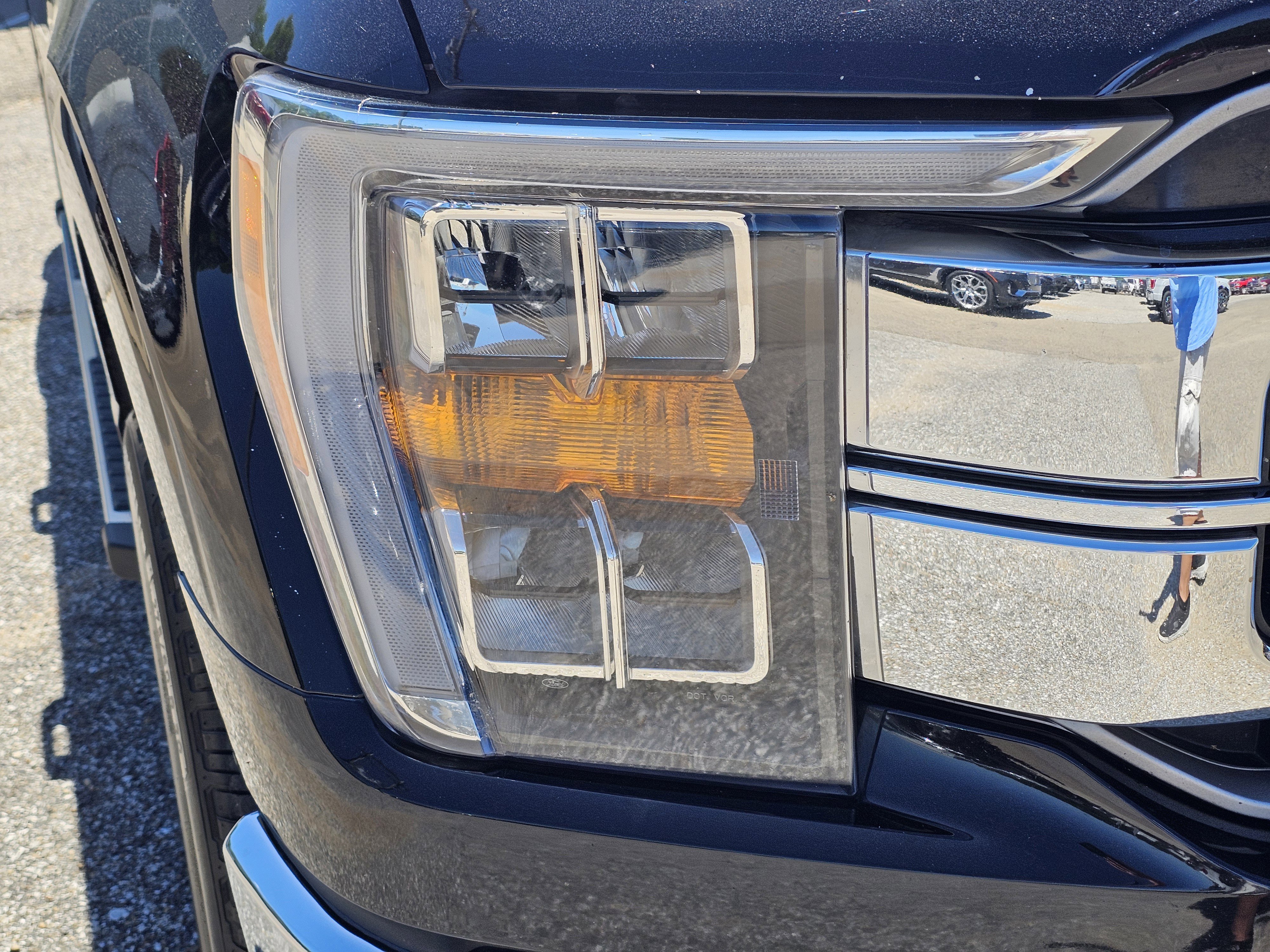 Used 2022 Agate Black Metallic Ford LARIAT image 4