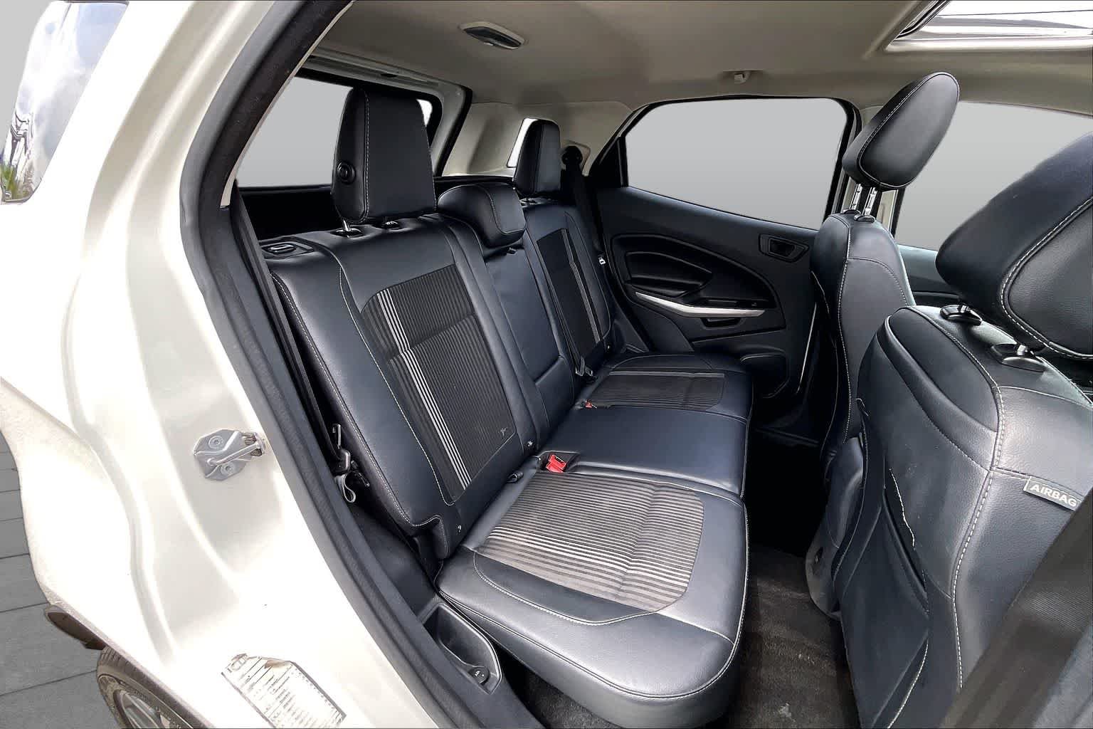 Used 2019 Diamond White Ford SES image 19