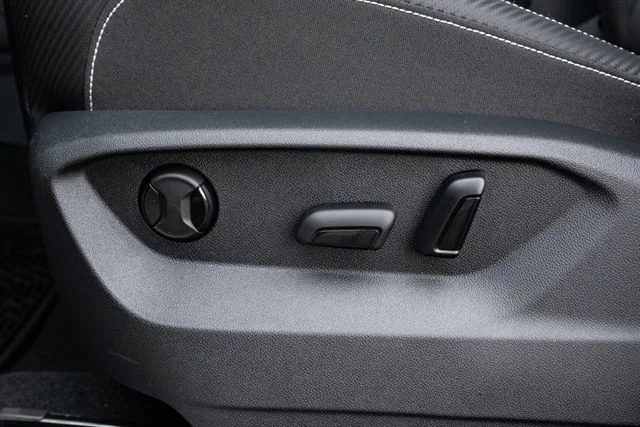 2026 Volkswagen Atlas Cross Sport SE w/Tech - Photo 21