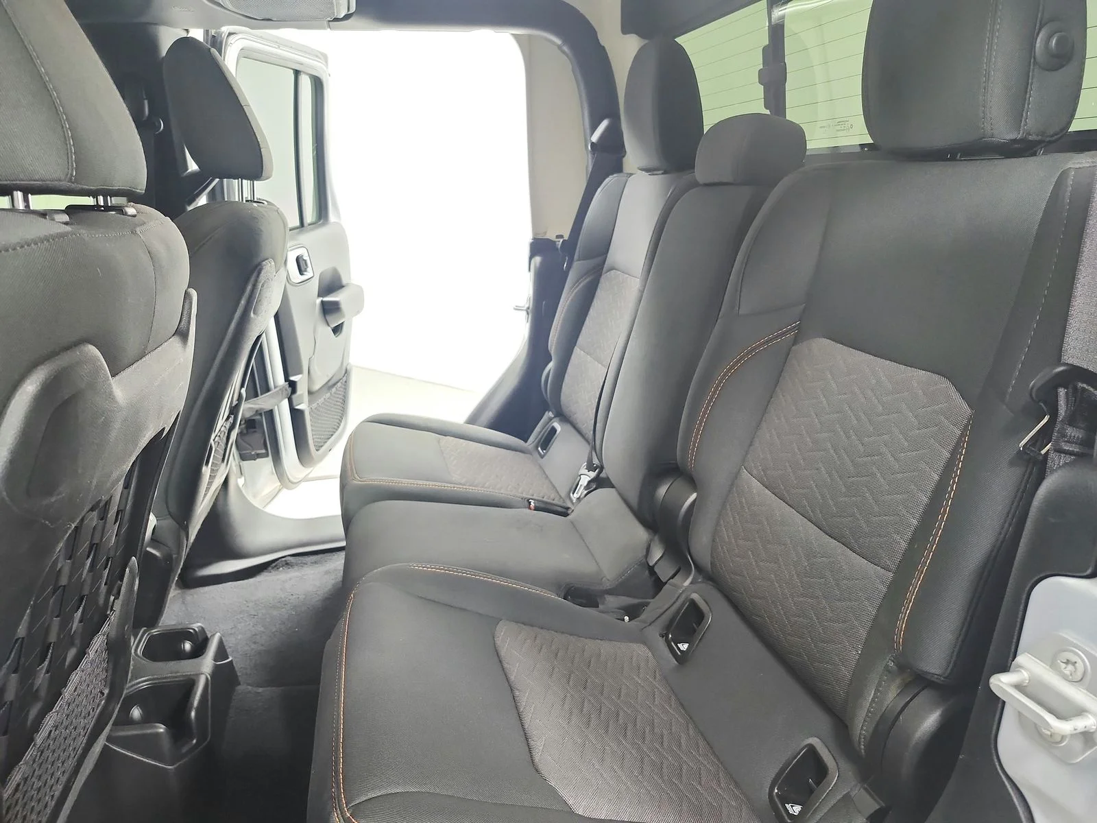 Used 2022 Silver Jeep Mojave image 33