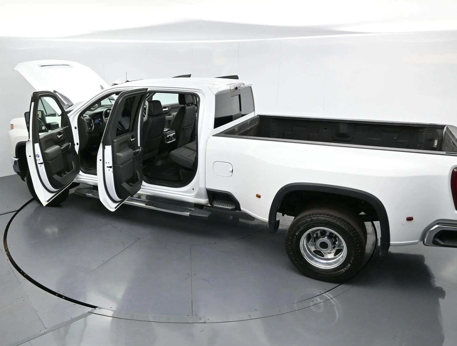 Used 2022 Summit White Chevrolet LTZ image 44