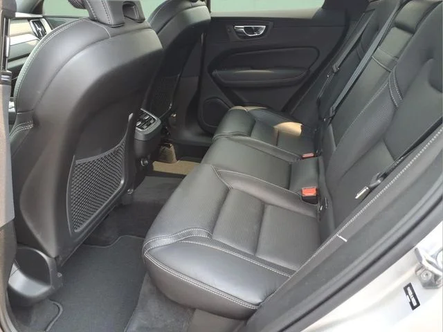 Used 2020 Silver Volvo T5 Inscription image 11