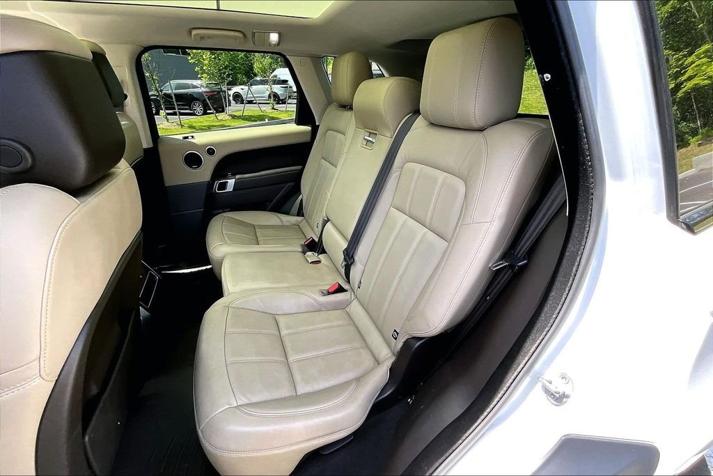 Certified Used 2022 Fuji White Land Rover SE image 28