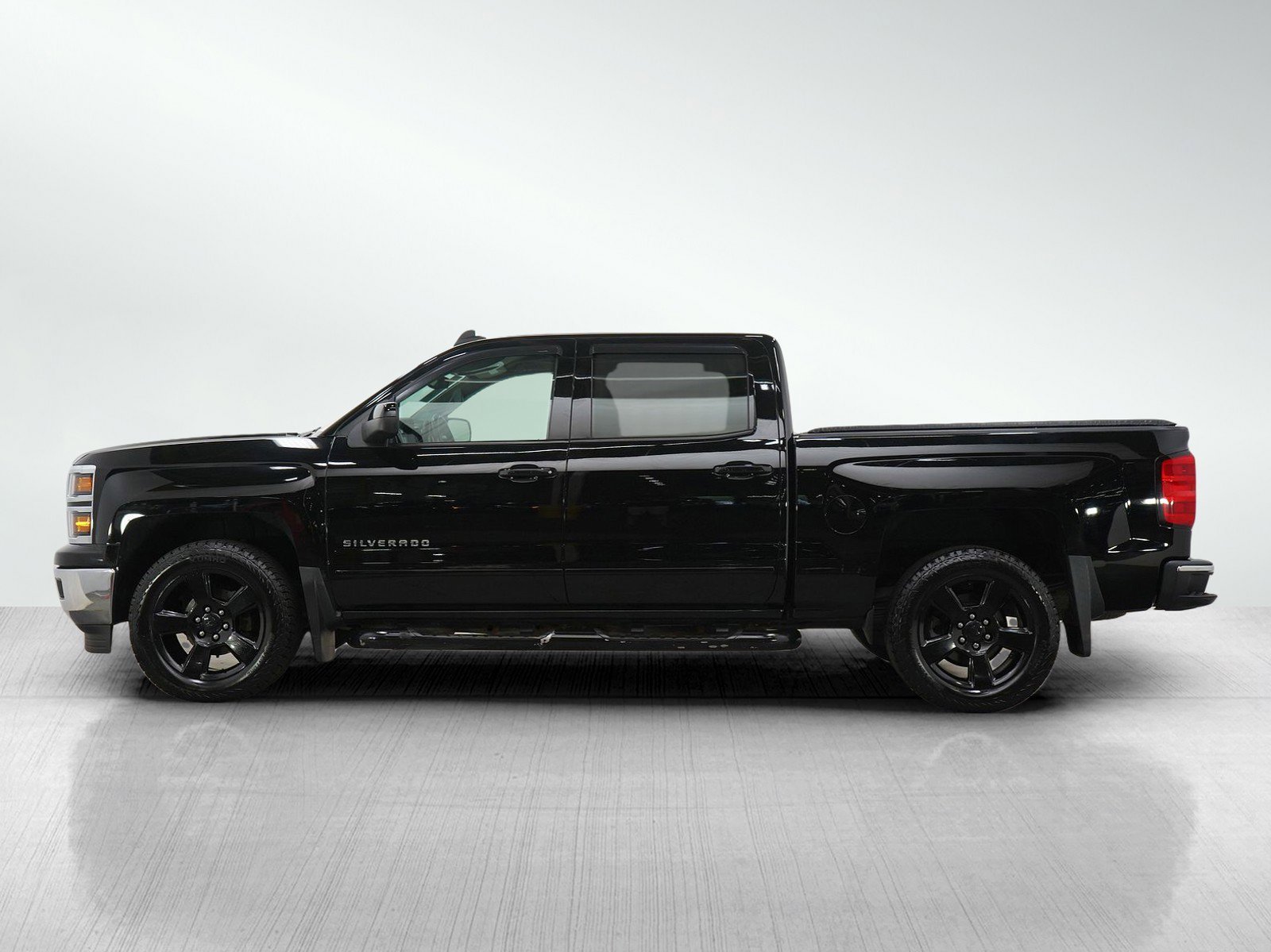 Used 2015 Chevrolet Silverado 1500 LT with VIN 3GCUKREC5FG274107 for sale in White Bear Lake, Minnesota