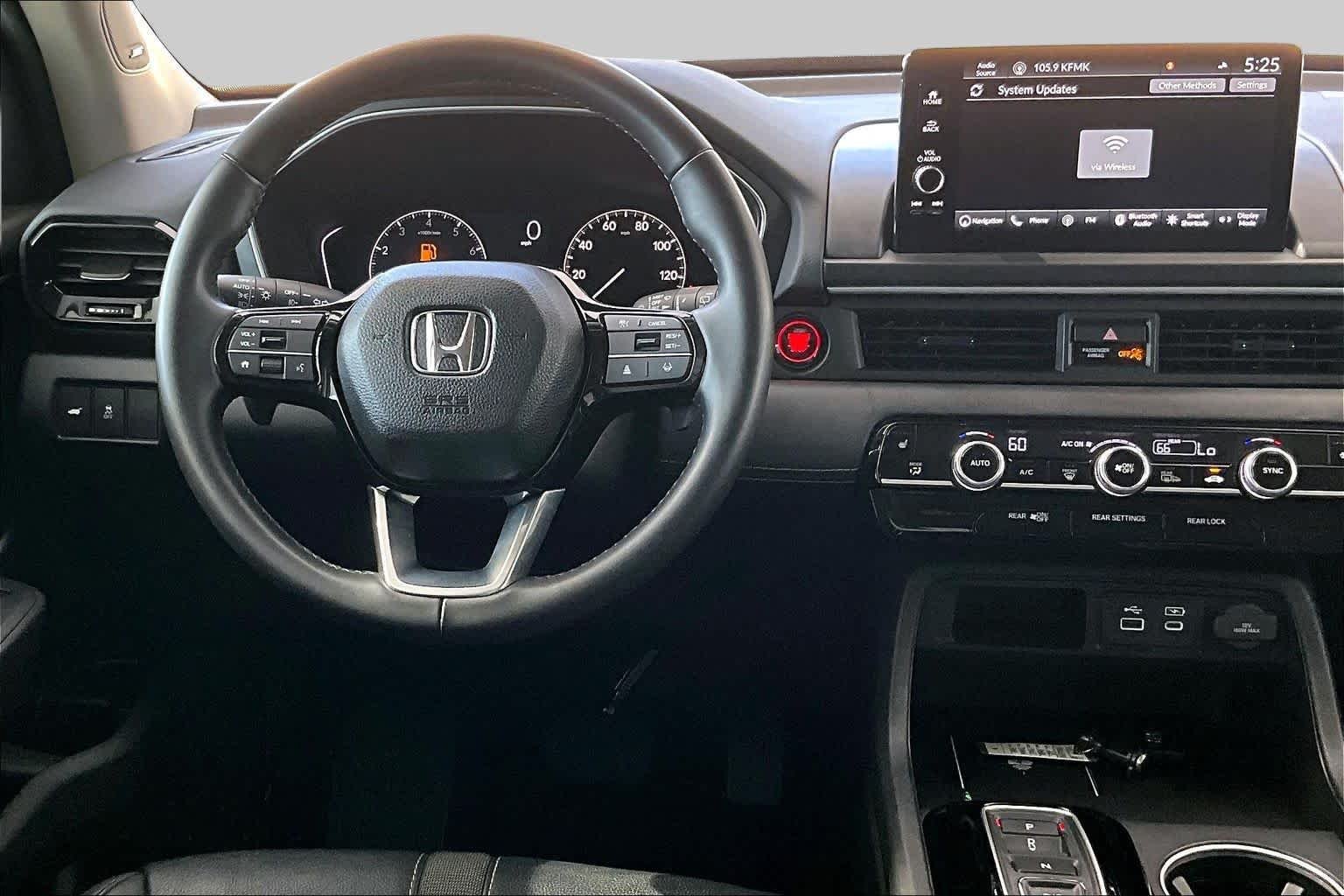 Used 2025 Sonic Gray Pearl Honda Touring image 6