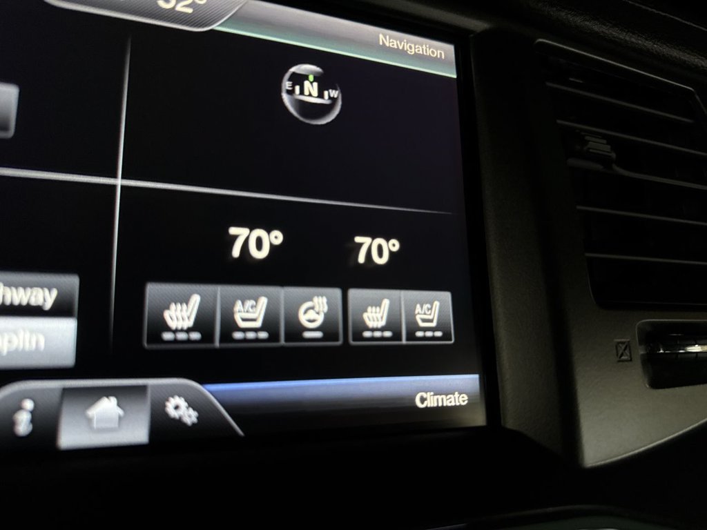 Used 2015 Tuxedo Black Lincoln Base image 33