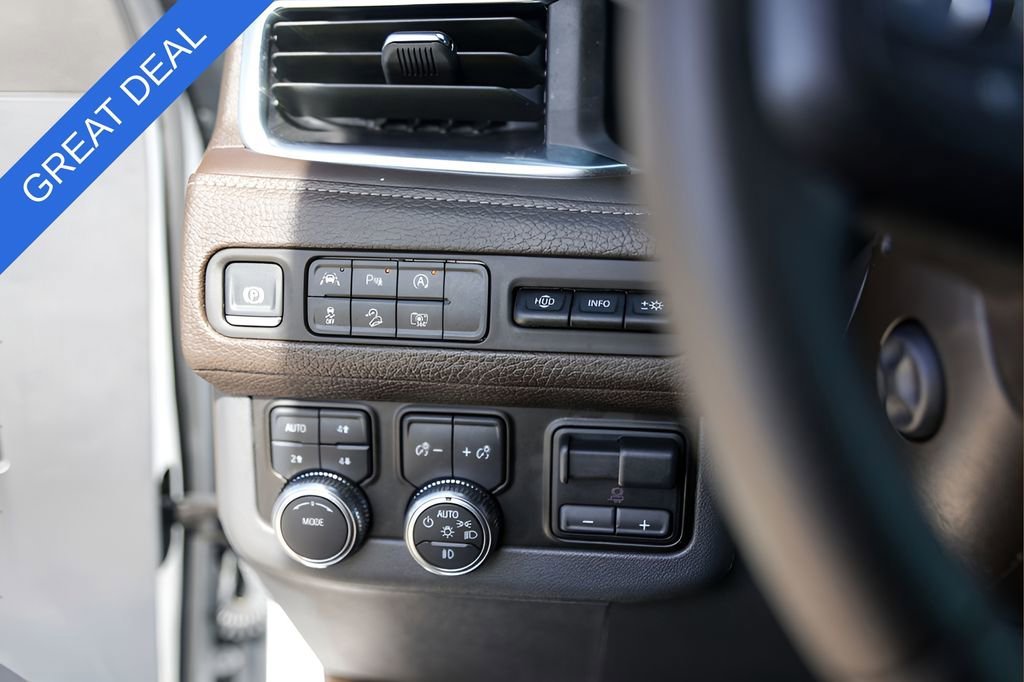 Used 2024 White Frost Tricoat GMC Denali image 15
