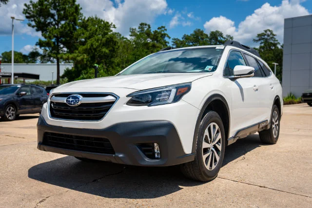 Used 2021 Crystal White Pearl Subaru Premium image 11