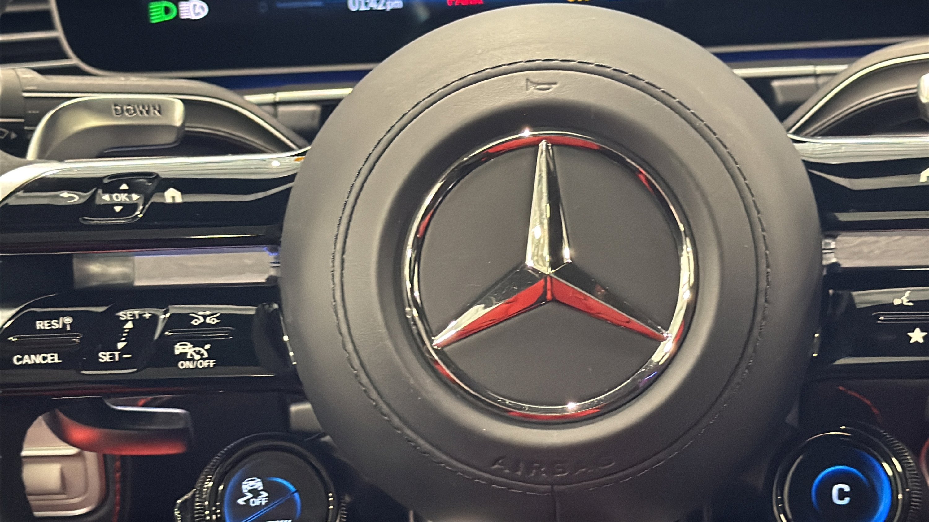Certified Used 2024 Cirrus Silver Metallic Mercedes-Benz AMG® GLE 53 image 30