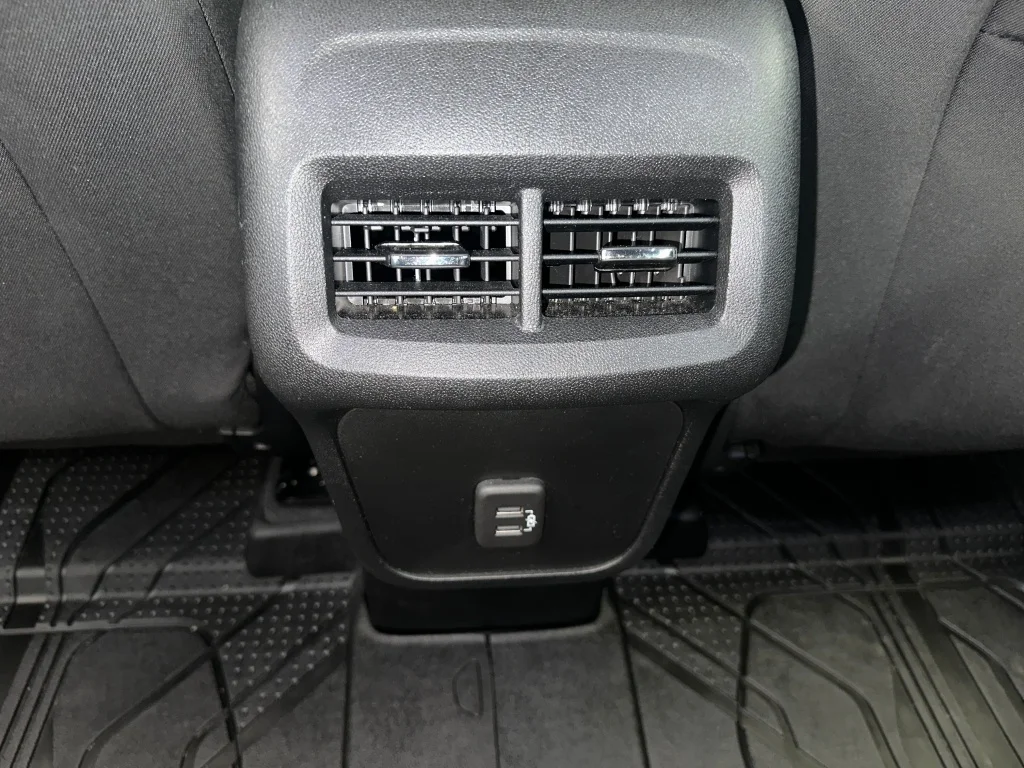 2020 Chevrolet Equinox LS - Photo 19