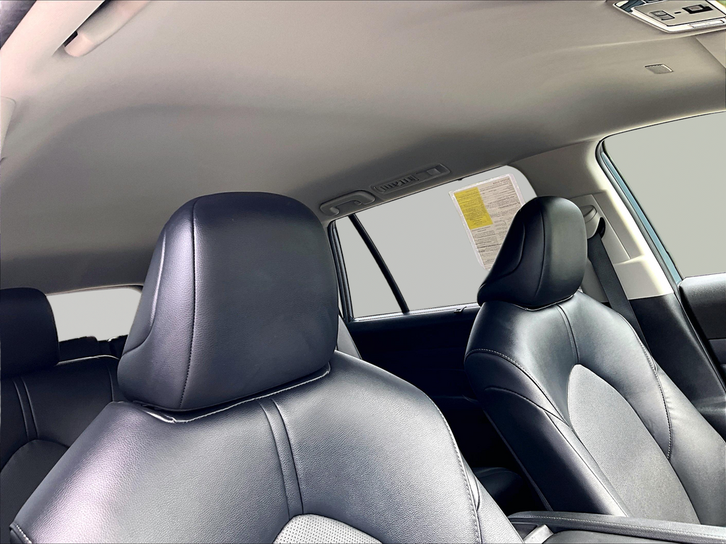Used 2025 White Toyota XLE image 23