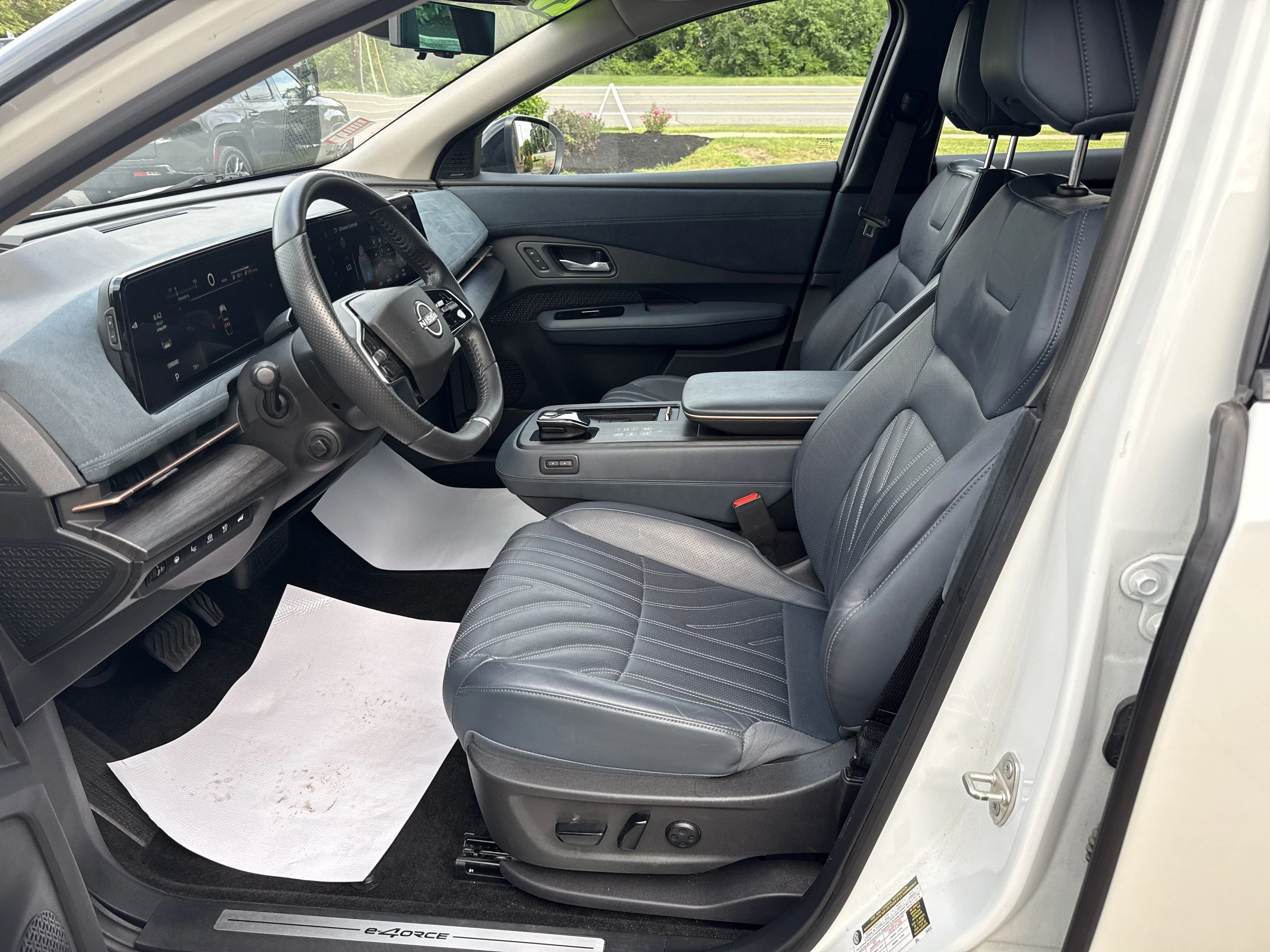 2023 Nissan Ariya Platinum+ - Photo 11