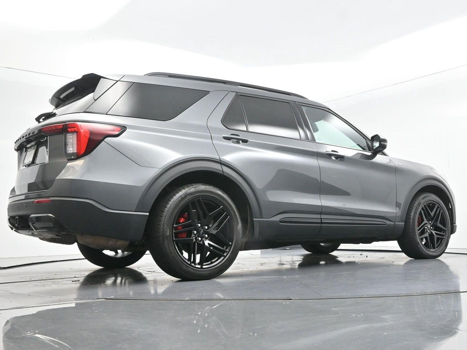 Used 2025 Carbonized Gray Ford ST-Line image 50