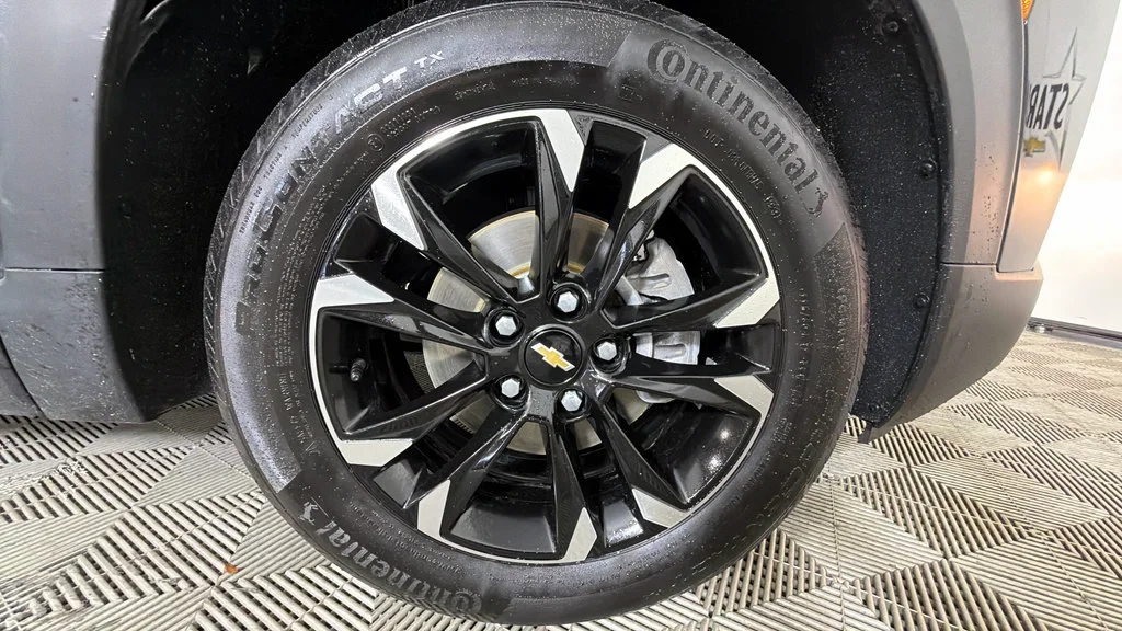 Used 2023 MOSAIC BLACK METALLIC Chevrolet LT image 29