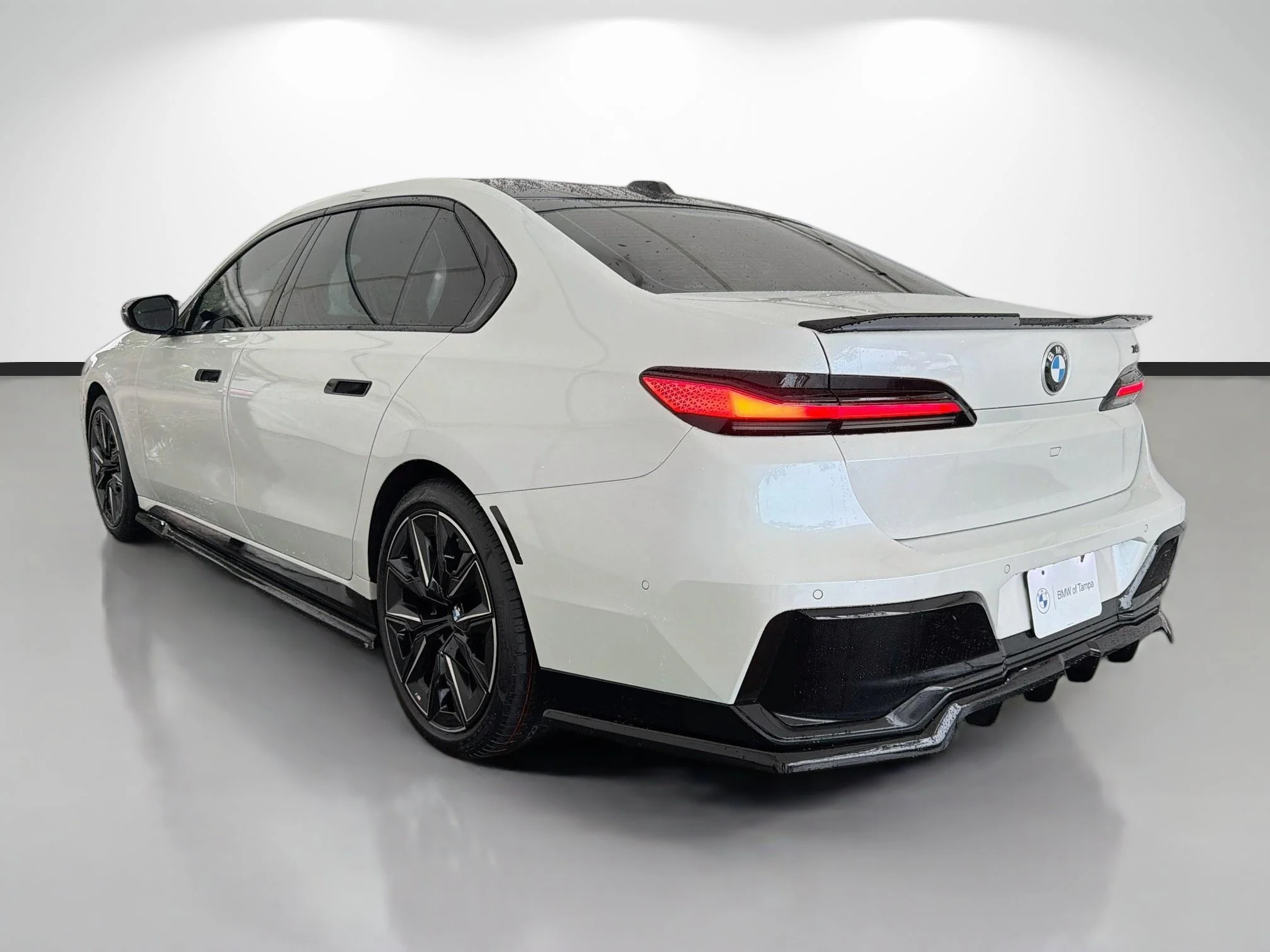 Used 2023 Mineral White Metallic BMW 740i image 5