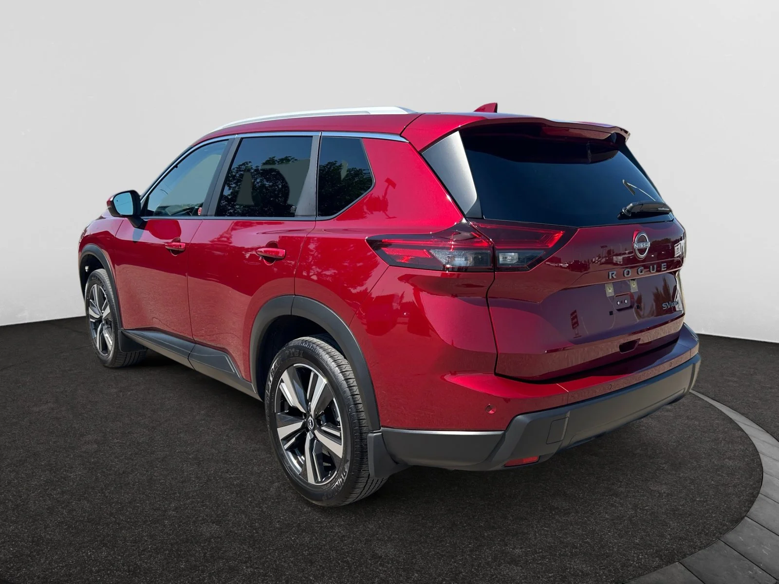 Used 2024 RED METALLIC Nissan SV Moonroof AWD image 3