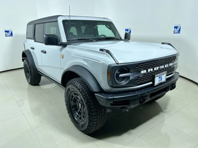 New 2026 AVALANCHE GRAY Ford Badlands 4-Door Hard Top w/Sasquatch & Lux Package image 2